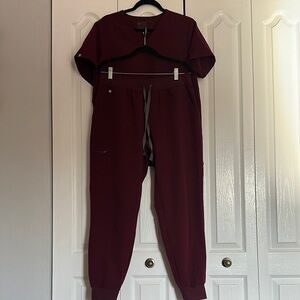 FIGS Women’s Burgundy Scrub Set